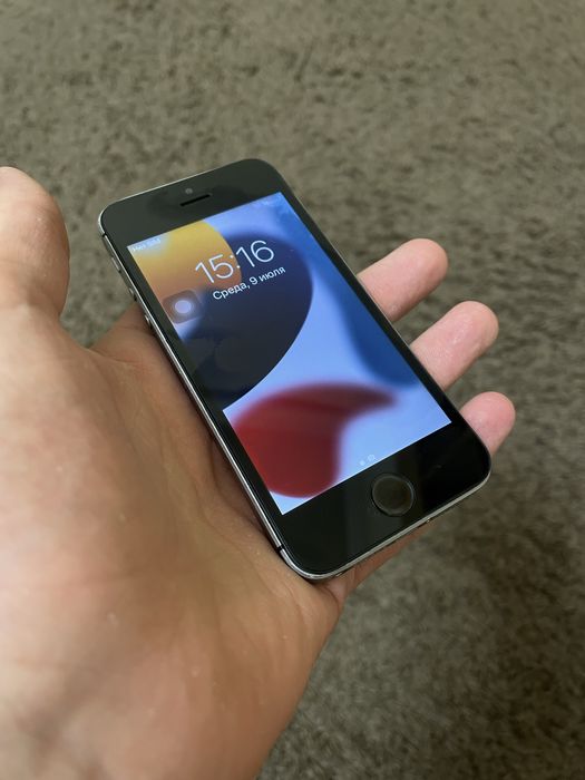 Продам iPhone se 2016 32gb
