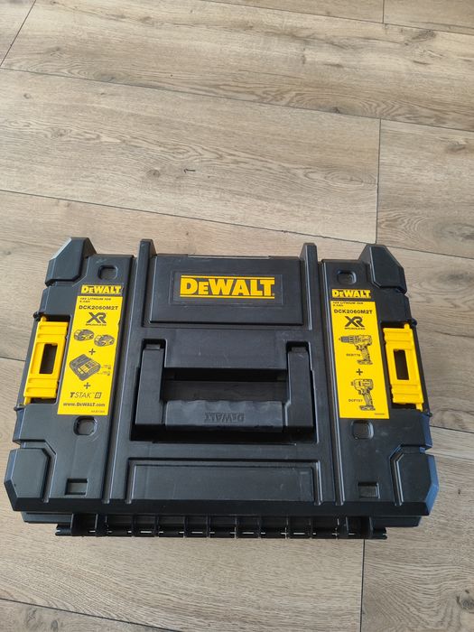 Skrzynka/walizka DeWalt tstak