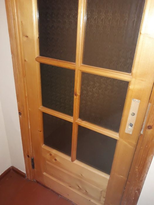 Продам  міжкімнатні деревяні двері