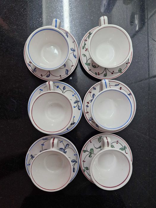conjunto de chávenas com pires mini