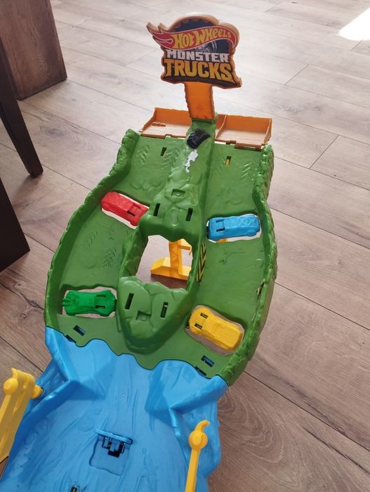Zjeżdżalnia Hot wheels Monster truck;)
