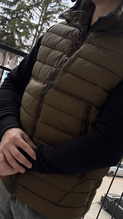 Чоловіча жилетка C.P. COMPANY SHELL мужская хакі олива black з лінзами