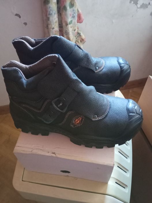 Bota biqueira aco