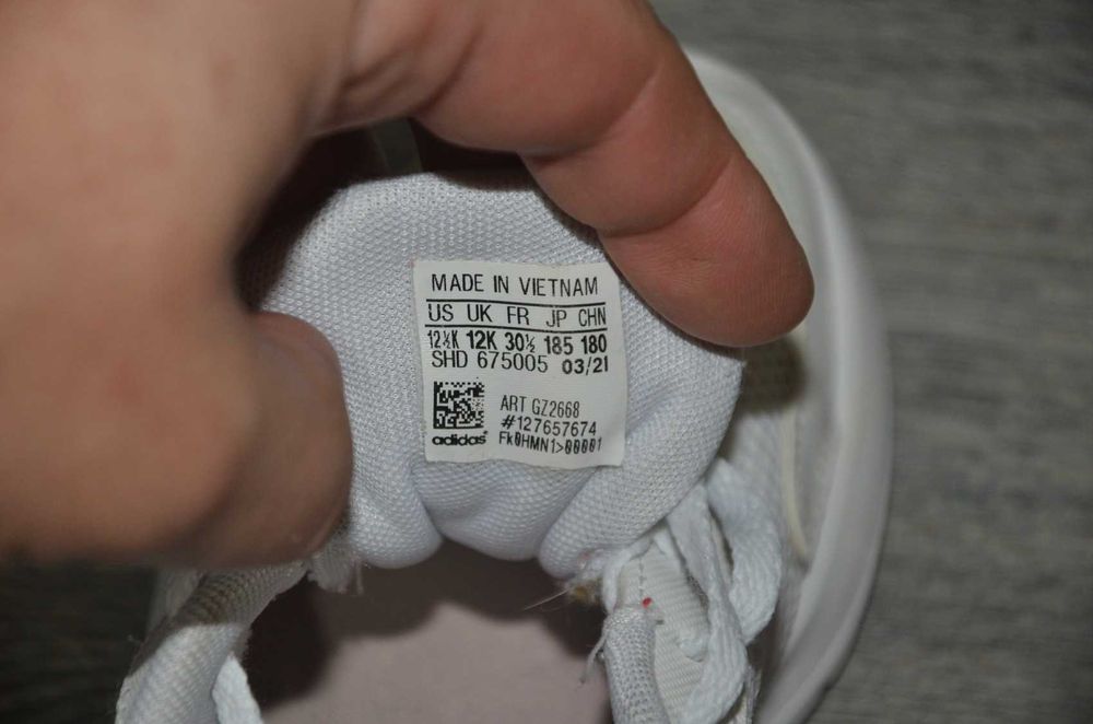 Продам кросівки Фірма ADIDAS .