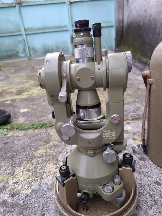 Aparelho de medição topográfico