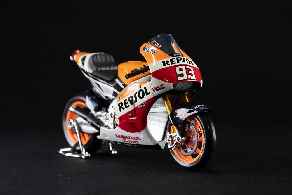 Conjunto de 10 Moto GP escala 1/10