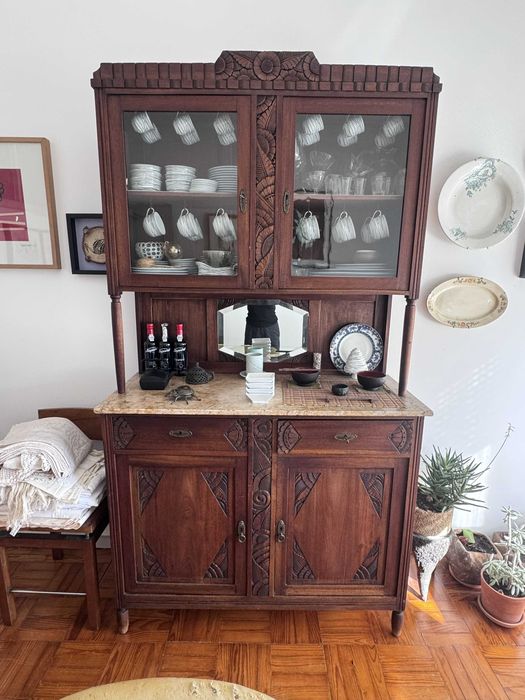 Louceiro Art Déco em madeira e mármore