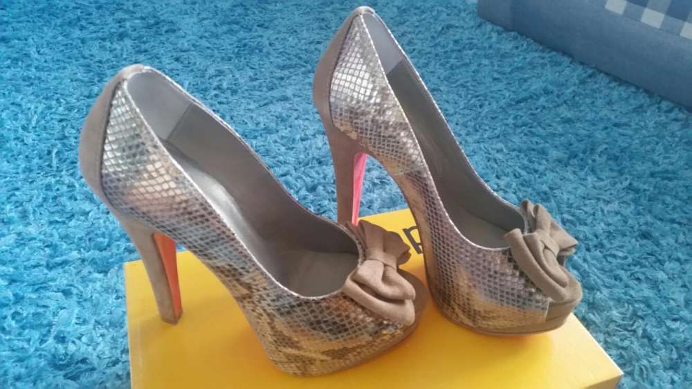 Sapatos cerimónia senhora tam. 37