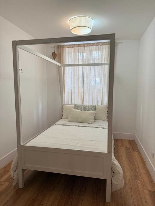 Cama de dossel + colchão (marca Homes in Heaven)