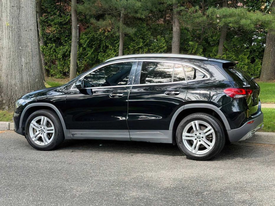 Mercedes-Benz GLA 250 4MATIC      2021