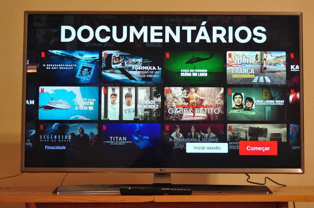 televisão LG smart tv 4K ultra HD WiFi tamanho 43" em excelente estado