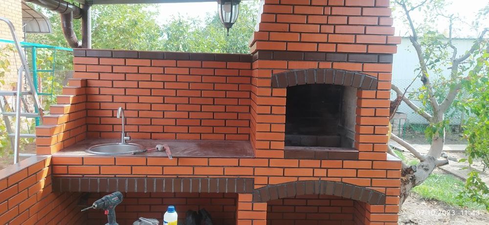 Облицовка кирпичом .. каменщик