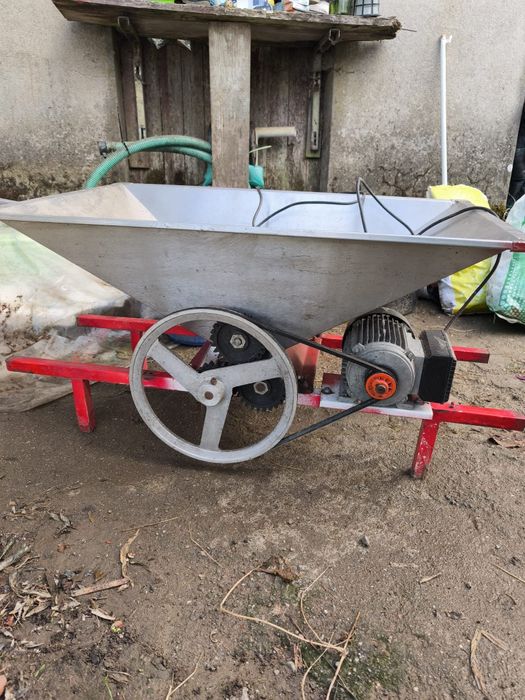 Relador de uvas elétrico