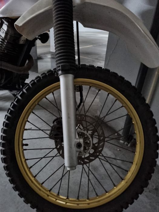 Yamaha TTR 250 (4 tempos)