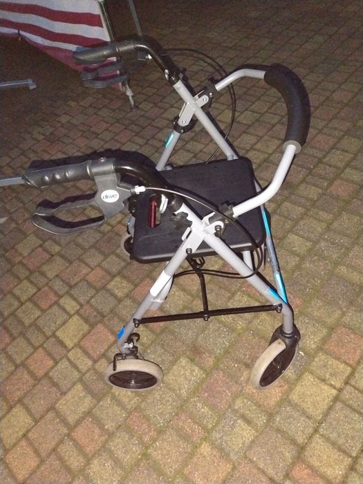 Balkonik wspomaganie chodzenia