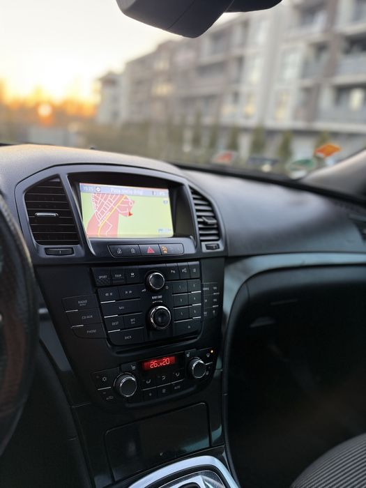 Opel Insignia 2.0 CDTI BiTurbo. Xenon. Navi. Panorama Dach. HAK.