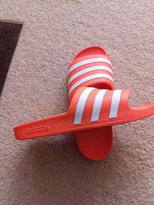 Klapki adidas Nowe