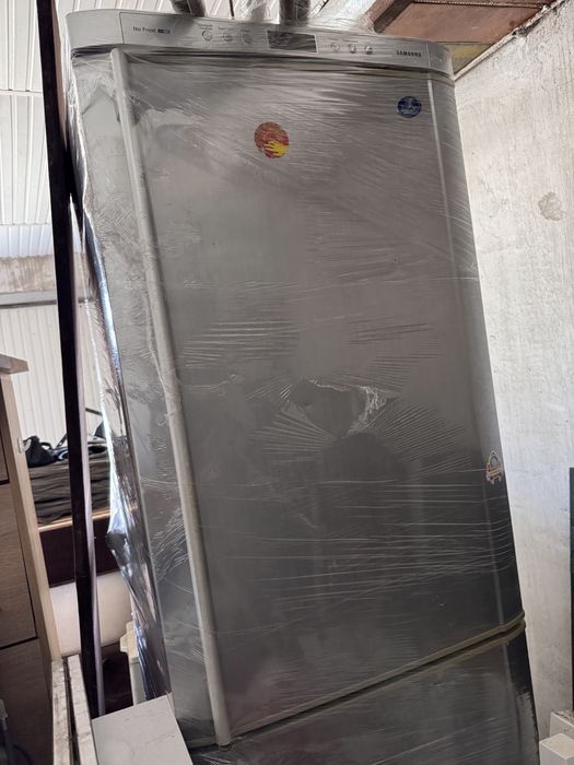 Холодильник Samsung No Frost 176*56.