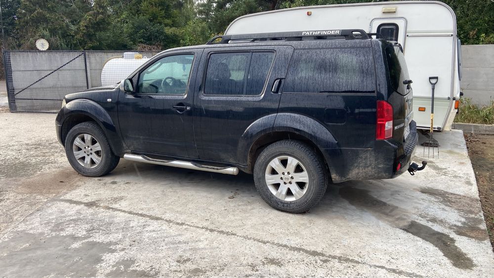Nissan pathfinder 2006 rok