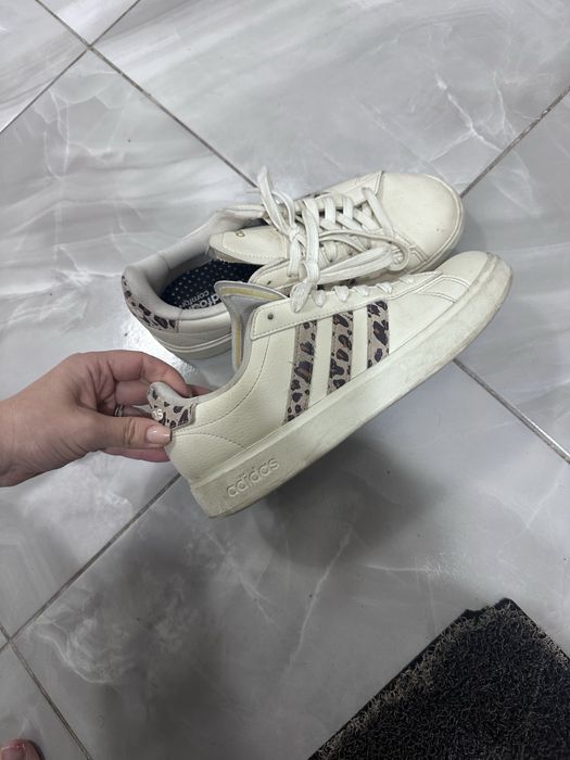 Кросівки adidas ,nb,nike