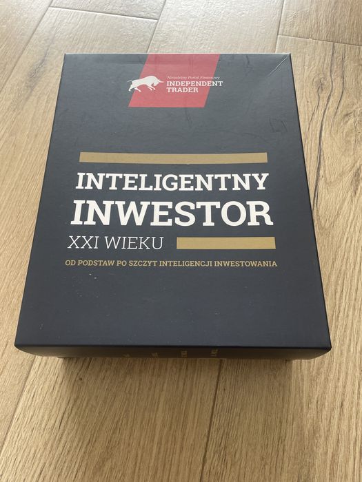 Inteligentny inwestor XXI wieku Trader21 Cezary Głuch 4 tomy i pudełko ochronne Stan idealny