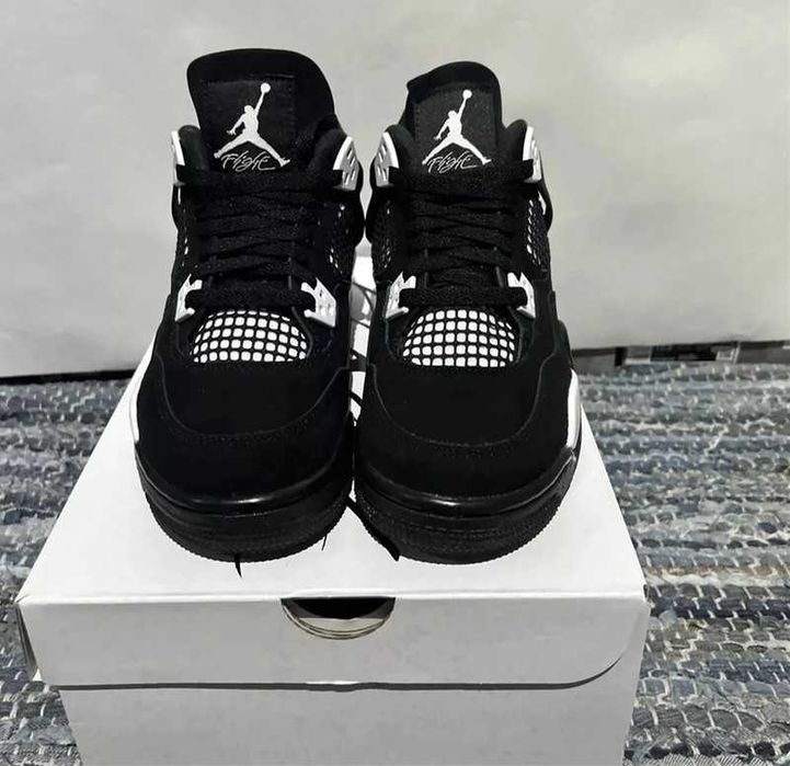 Jordan 4 Retro White Thunder r.39