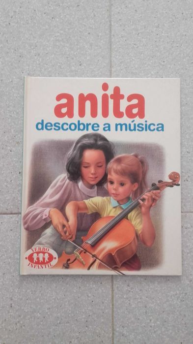 3   Livros antigos da Anita