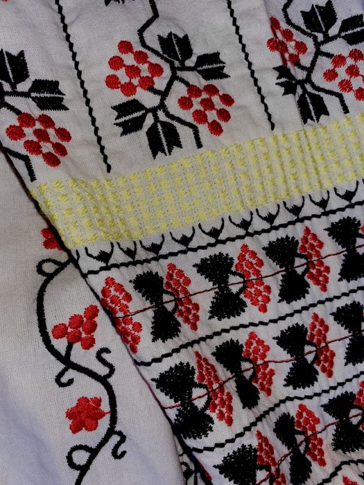 Розпродаж! Вишиванка