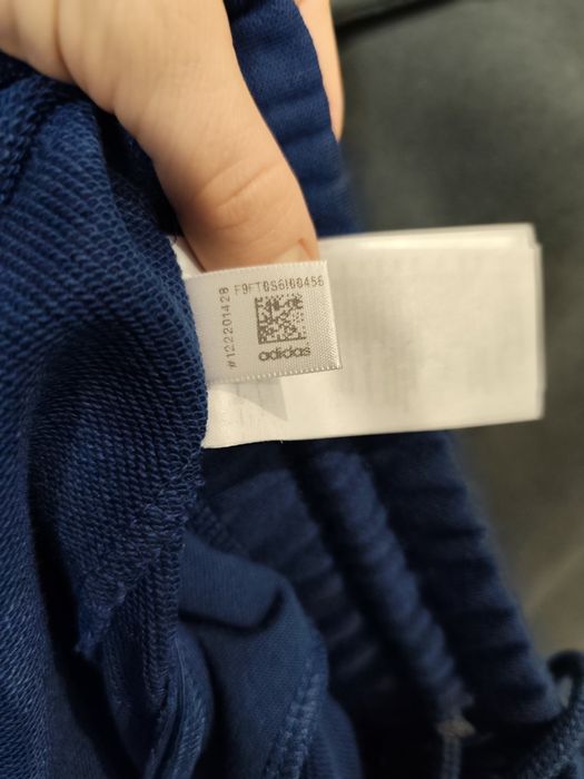 Продам шорти Adidas!