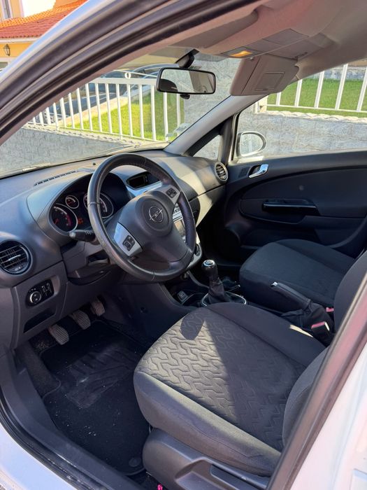 Carro Branco Opel Corsa