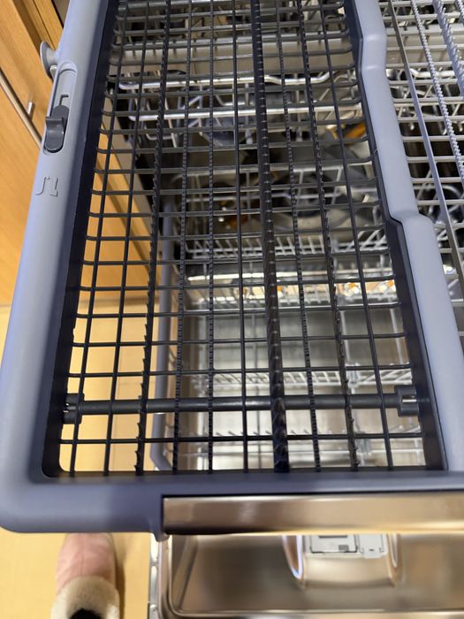 Máquina de lavar loiça LG com conectividade WI-FI