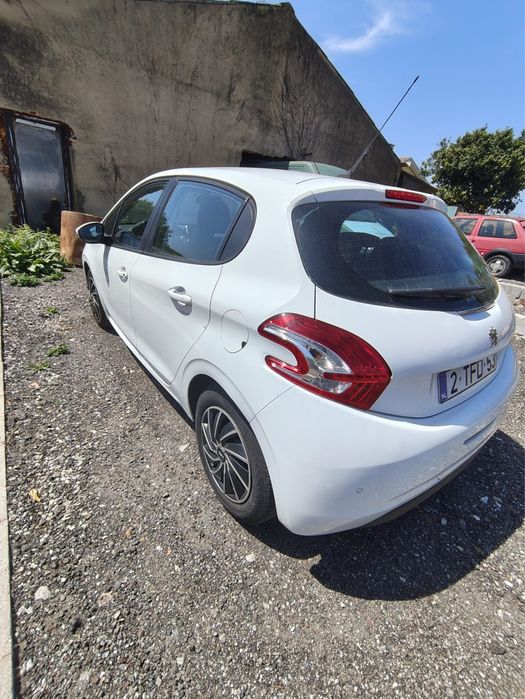 Peugeot 208 limited
