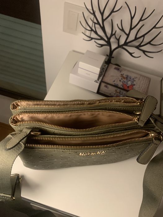 Mala Guess nova (verde tropa)
