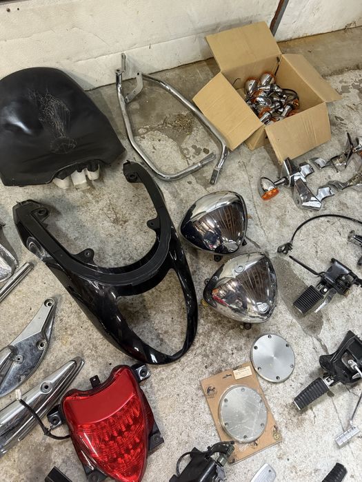 Suzuki Boulevard 1800 VZR części podnożek stopka kierunek chrom dekle