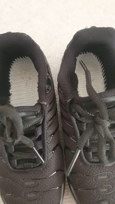 Sapatilhas/ Tenis criança TN semi novas