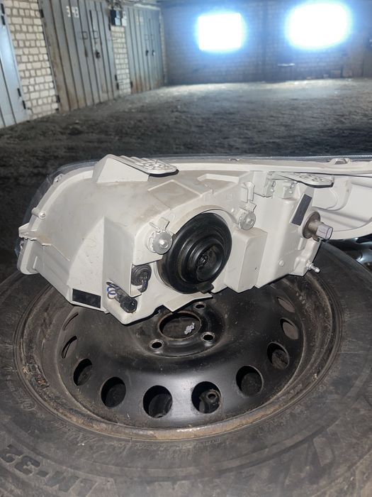 Продам фару на Chevrolet Aveo t250
