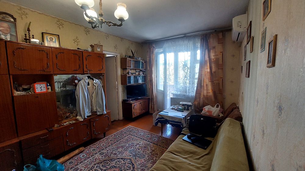 Продам 3-кімнатну квартиру. Вул.Стависька,11.