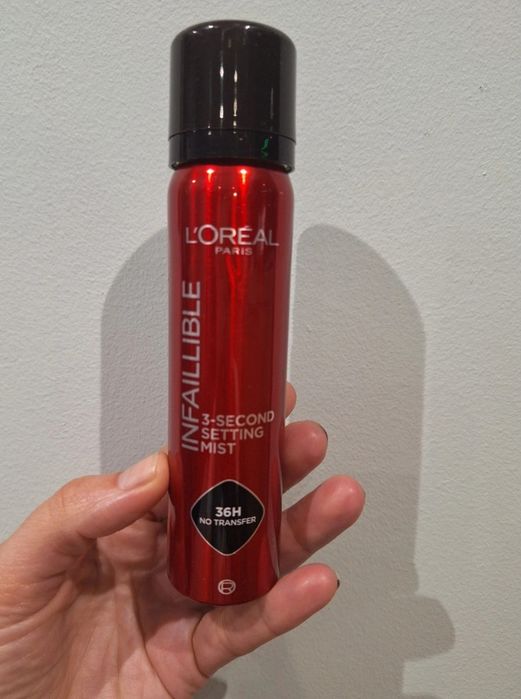 Mgiełka utrwalająca makijaż, Loreal