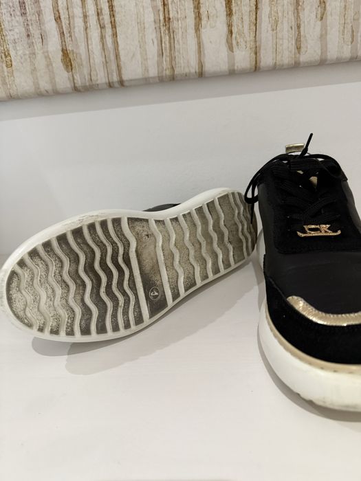 Sneakersy skórzane czarne Carinii 39 czarne