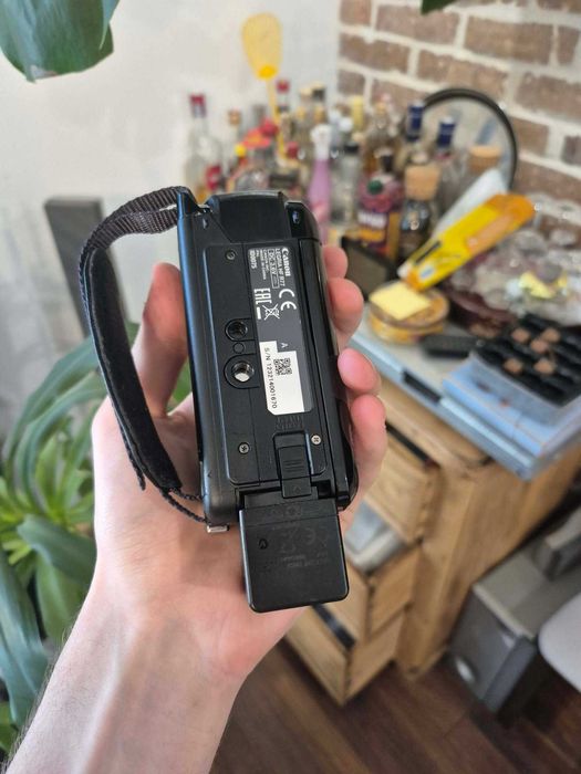 Canon LEGRIA HF R77 | bateria + ładowarka | w pełni sprawna