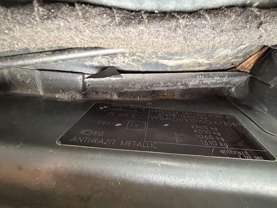 Zderzak tył BMW E39 Lift anthrazit 397/7 czujniki parkowania komplet