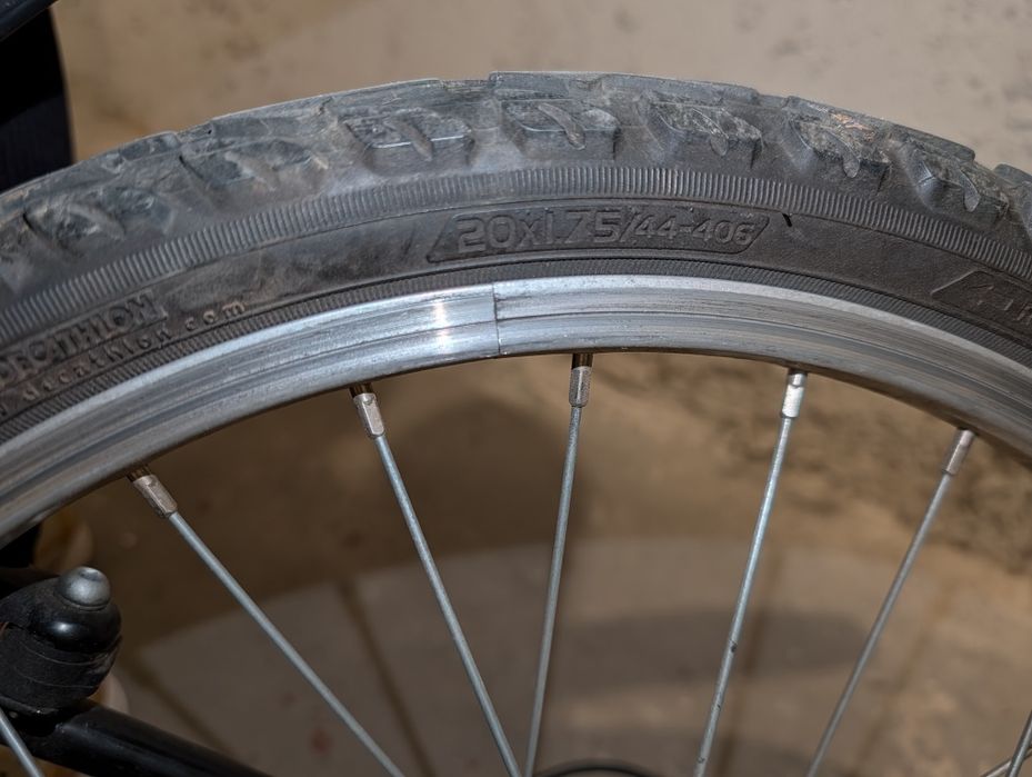 Sprzedam rower dziewczęcy koła 20