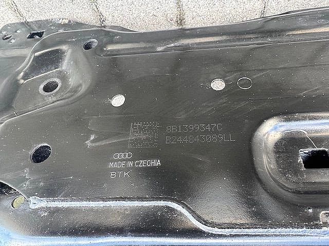 Audi A4 A5 B10/8BC wózek sanki przód OK