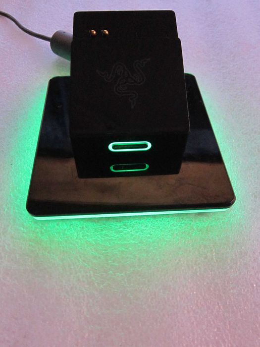 Stacja ładowania dokująca odbiornik wifi do myszka Razer Mamba 2012