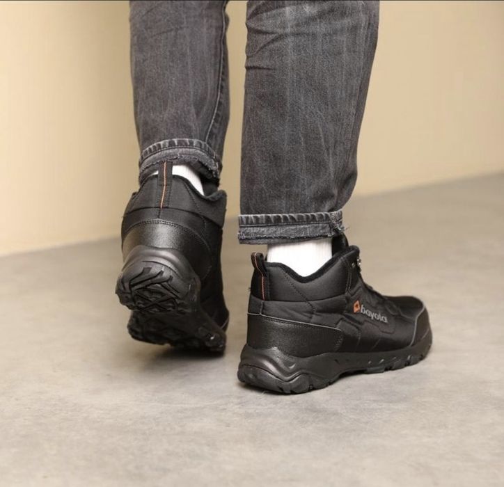 Зимние мужские ТЕРМО кроссовки ботинки  на  меху Bayta 43 и 45р- ра