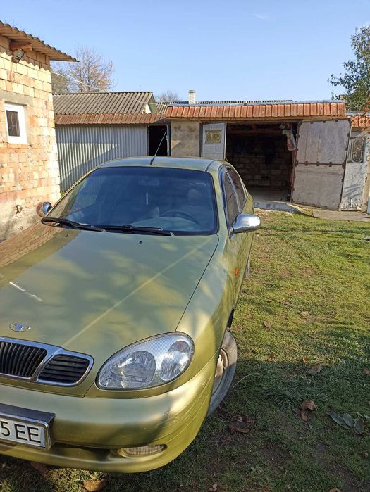 Легковий автомобіль  Деу Сенс