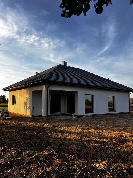Nowoczesny dom rodzinny z dużą działką - Górki k. Płocka