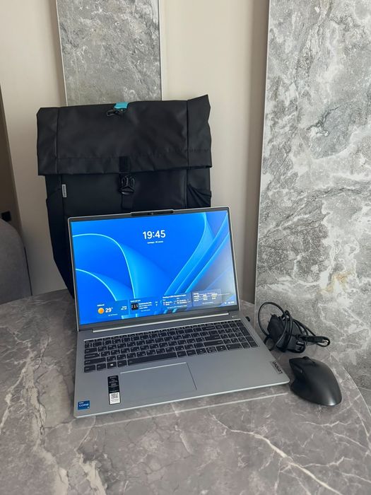 Леново. Lenovo IdeaPad Slim 5 16IAH8. ноутбук