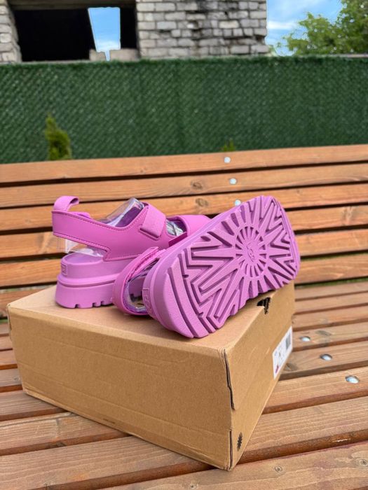 Босоніжки UGG 24,5 см 38 розмір