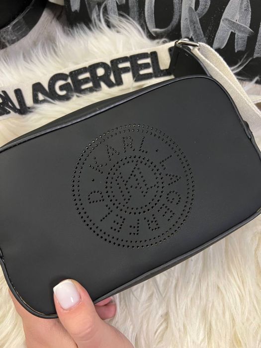 Сумка чорна Karl Lagerfel з широким ремінцем